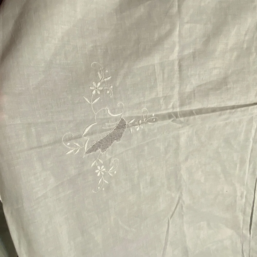 Vtg 80s Hand Made Beige Cotton Lace Embroidery Tablecloth Floral Cottagecore
